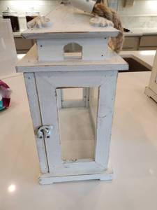 lot 108 image: White Wood & Glass Candle Holder with Rope Handle