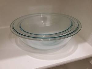 lot 117 image: Pair of Glass Pyrex Bowls