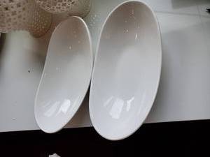 lot 126 image: Pair of Oval Serving Dishes