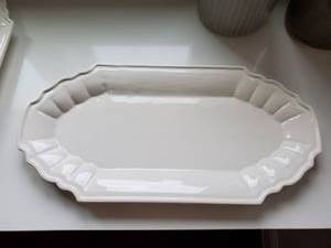 lot 128 image: White Platter by Creative Co-op