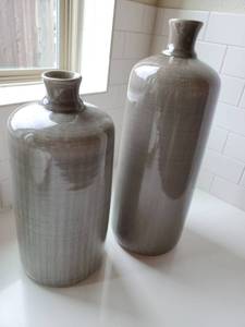 lot 130 image: Kempton Grey Jars by Imax