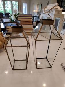 lot 132 image: Pair of Glass & Metal Lanterns