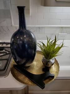 lot 133 image: Metal Tray with Blue Vase & Faux Plant