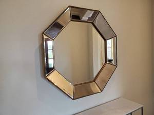 lot 150 image: Hollywood Glam Valeria Wall Mirror by Bassett Mirror