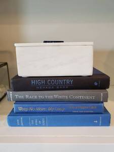 lot 171 image: Piper Marble Box with Agate by Imax & 4 Books