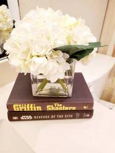 lot 190 image: Faux Flowers by NDI and 2 Books