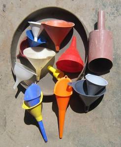 lot 914 image: Funnels