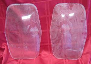 lot 937 image: 2 curved glasses for antique frames