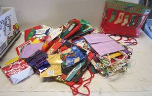 lot 961 image: gift bags