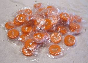 lot 972 image: lot of tape measures. Flea market lot