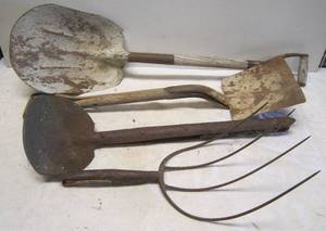 lot 973 image: Vintage garden tools