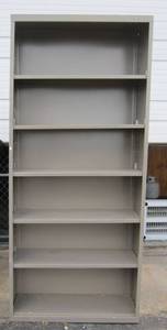 lot 985 image: Tennsco metal shelving unit