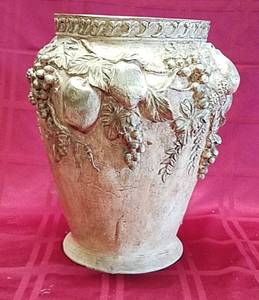 lot 995 image: Resin VaseUmbrella Stand