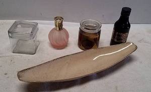 lot 1002 image: Assorted Decorative Items