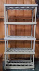 lot 1007 image: Plastic Shelves