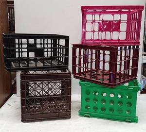 lot 1016 image: Milk crate style storage