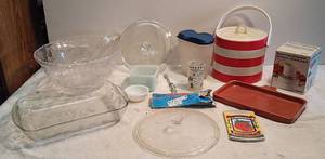 lot 1042 image: Misc kitchen items
