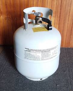 lot 1074 image: Propane tank