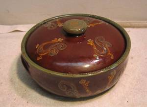 lot 1124 image: Louisville Stoneware Dish