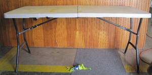 lot 1094 image: 5-Foot Lifetime Fold-in-Half Table