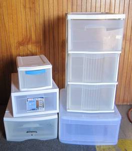 lot 1138 image: Assorted Plastic Storage Drawers