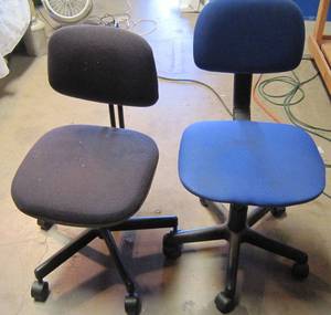 lot 1151 image: 2 Office Chairs