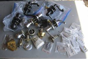 lot 1181 image: Door knobs