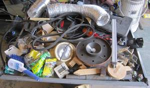 lot 1206 image: Contents of shelf
