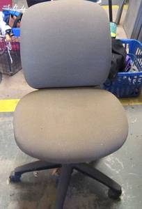 lot 1208 image: Office chair