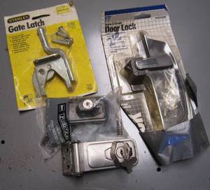 lot 1235 image: Door and gate latches
