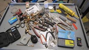 lot 1238 image: Tools and hardware