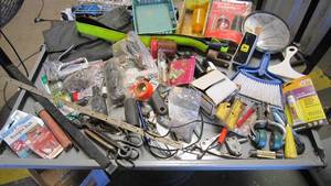 lot 1241 image: Hardware and more