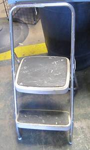 lot 1249 image: Cosco step stool