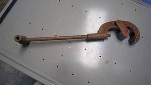 lot 1250 image: Large vintage pipe cutter