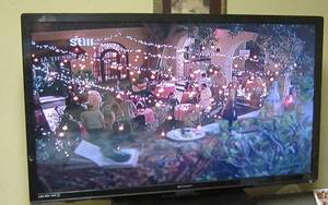 lot 904 image: 50 Emerson TV