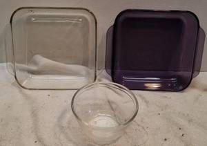 lot 1226 image: Pyrex baking ware