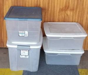 lot 1285 image: Sterlite storage with lids