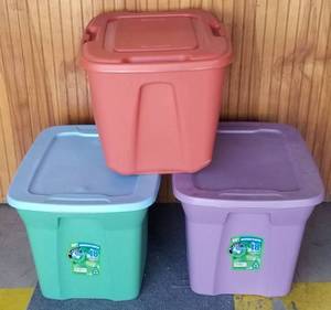 lot 1287 image: 3 storage containers with lids
