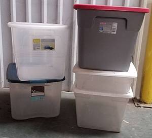 lot 1265 image: storage containers with lids