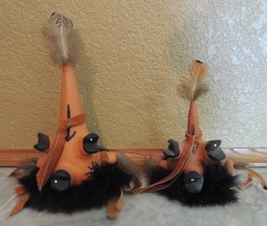 lot 94 image: 2 Kachina decor pieces MUD HEAD - Taller one is 6, shorter 4
