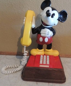 lot 37 image: Mickey Mouse phone company model #TMIH-8000 works well push button 16