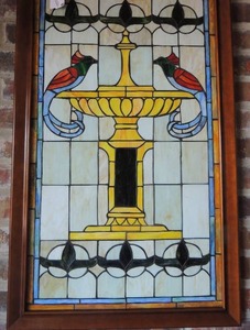 lot 3 image: Birds at Fountain Stained glass 37x23 Stunning