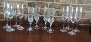 lot 99 image: 8 champagne flutes 9  and 4 crystal champagne glasses 8