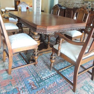 lot 1 image: WILLIAM & MARY STYLE VINTAGE  Dining Room Set- Dining Table  72x39x31 w hidden leaf,   2 Captain & 4 Side chairs ,  Hutch 74 x 40 x 16,   Buffet 41 x 66 x21   and Sideboard  38 x 36 x 18