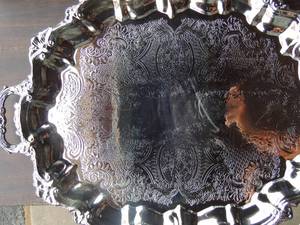 lot 129 image: Royal Limited Silver plated 22 oval tray with Rococo border style 83444 made in Indonesia