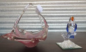lot 134 image: Blown Glass Clear and Pink Basket 7x8,  Blue crystal Bird on Glass Tree Stump sits on a Mirror