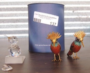 lot 137 image: 2 Small cloisonne Birds, Preciosa Czech GLASS Mouse with broken ear standing on cheese in original box