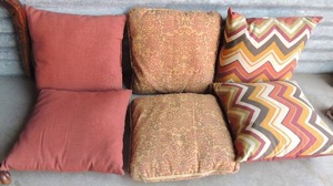 lot 141 image: 6 Patio  OUTDOOR Cushions