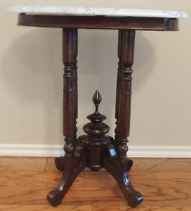lot 150 image: VICTORIAN STYLE CONTEMPORARY ACCENT TABLE  W MARBLE TOP APPROX. 32 X 18 X 24