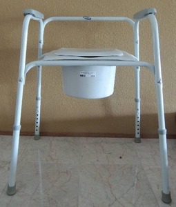 lot 155 image: Camper or Hunters dream potty chair unused